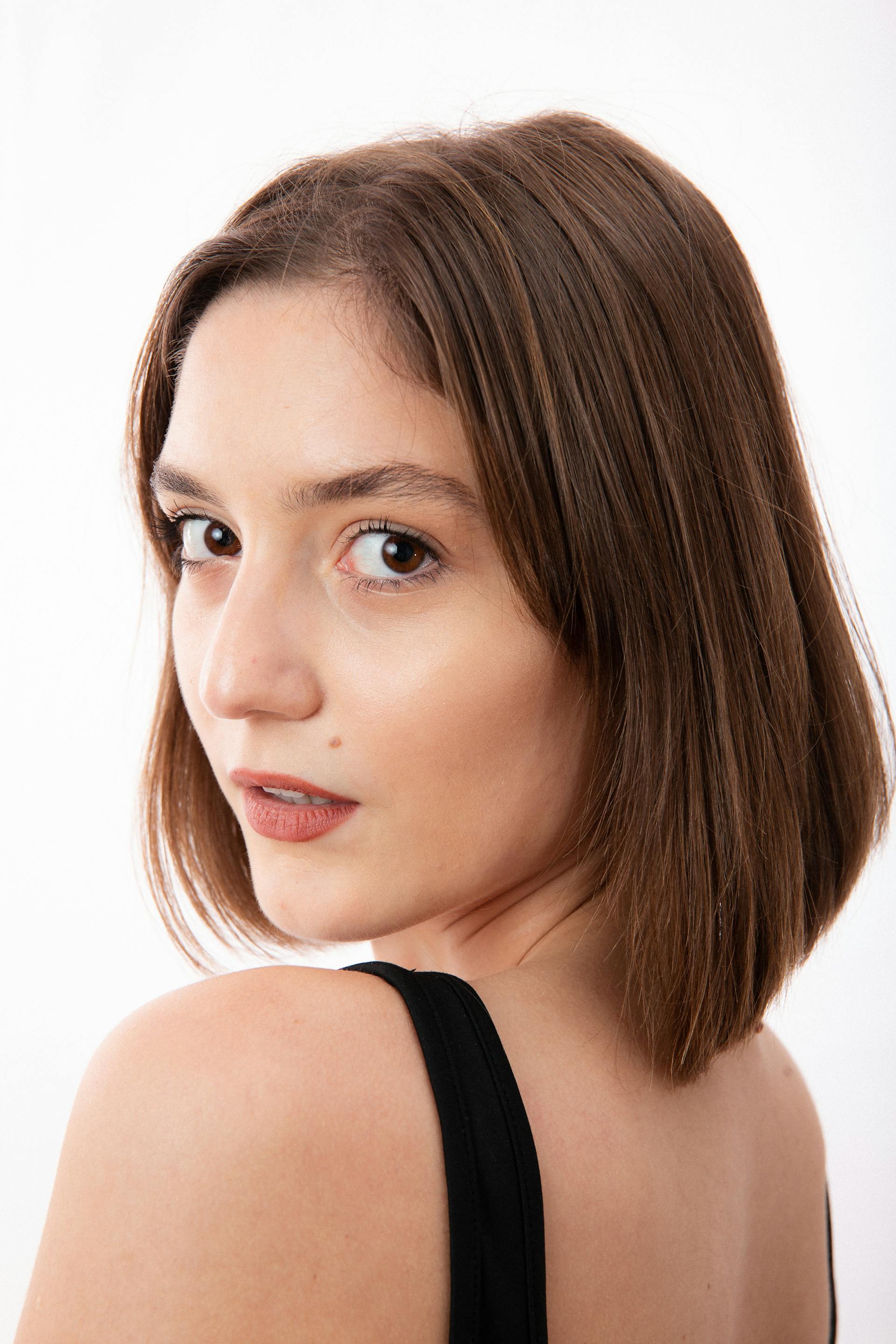 What is a 4x4 Lace Wig? How to Style It?